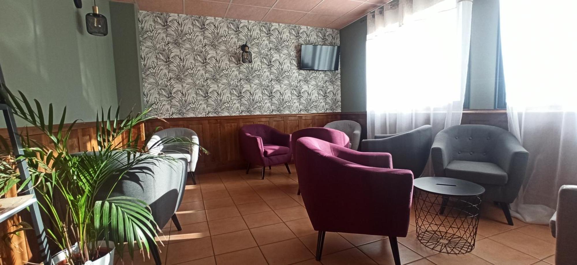 Hotel Restaurant Logis La Meridienne Anglards de Saint Flour Exteriör bild