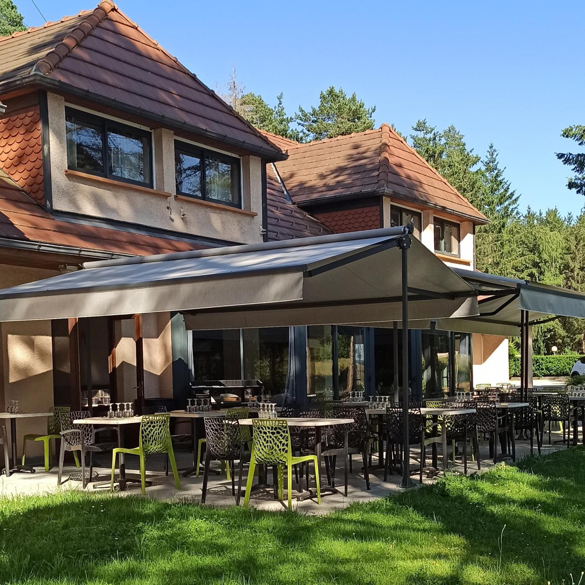 Hotel Restaurant Logis La Meridienne Anglards de Saint Flour Exteriör bild