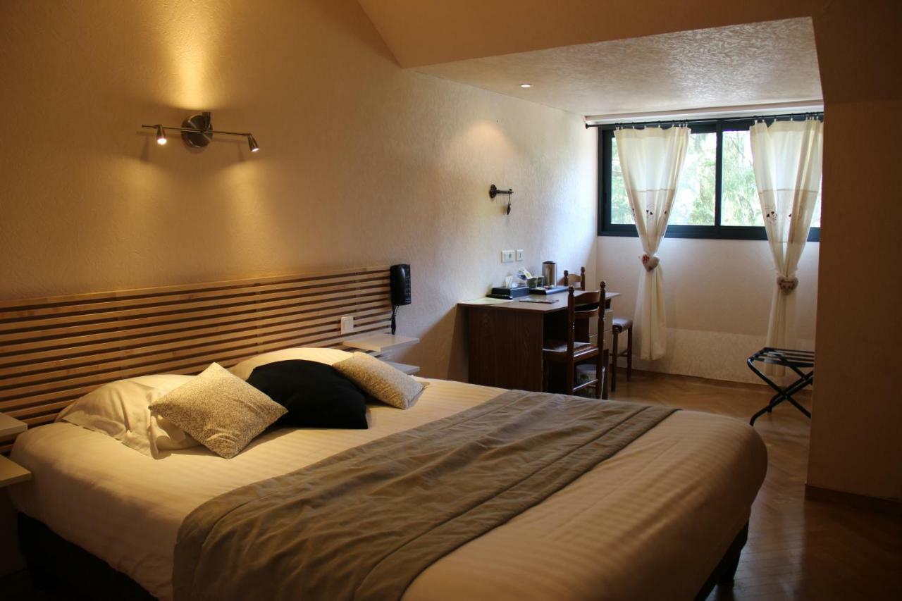 Hotel Restaurant Logis La Meridienne Anglards de Saint Flour Exteriör bild